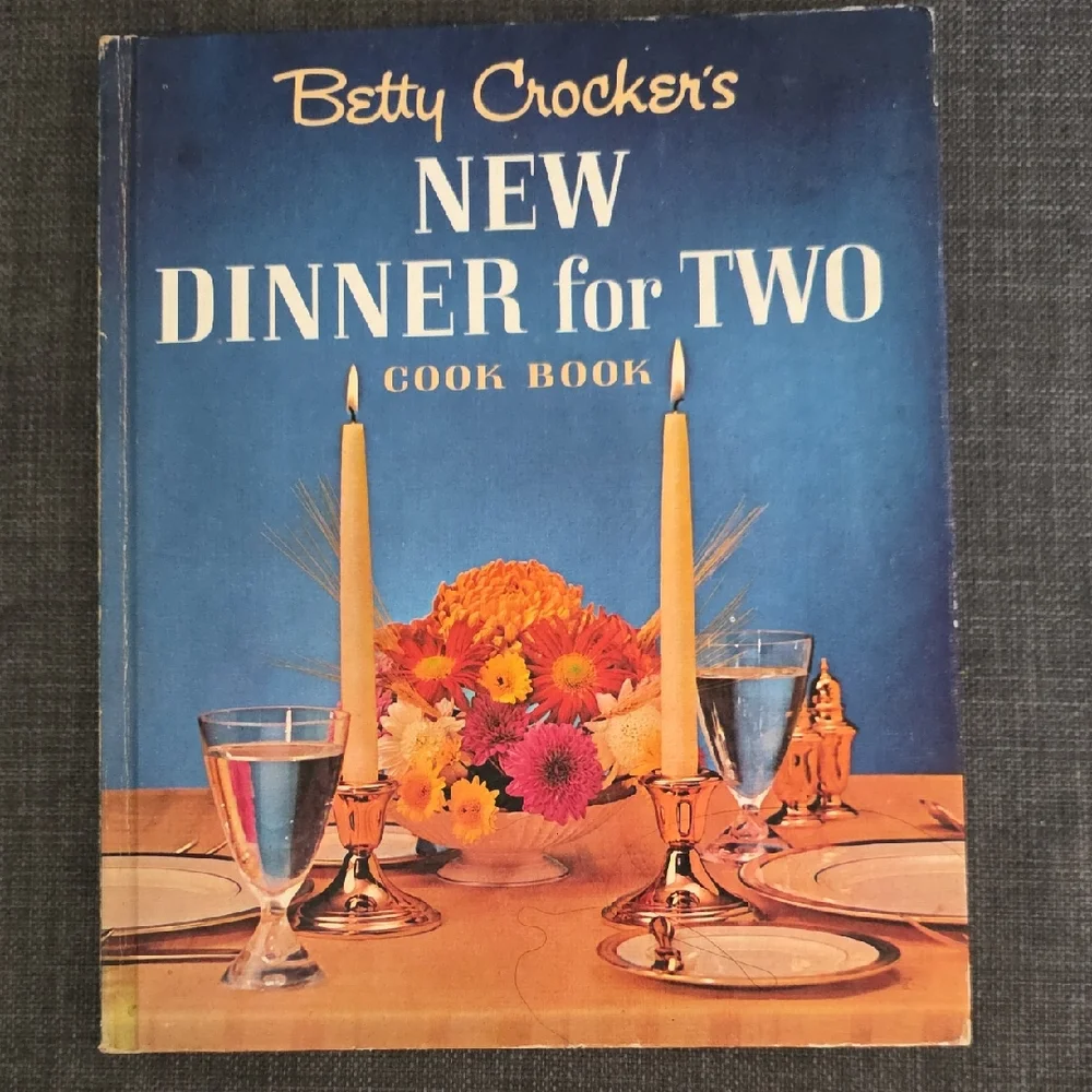 Vintage Betty Crocker New Dinner for Two Cookbook - Picture 1 of 3